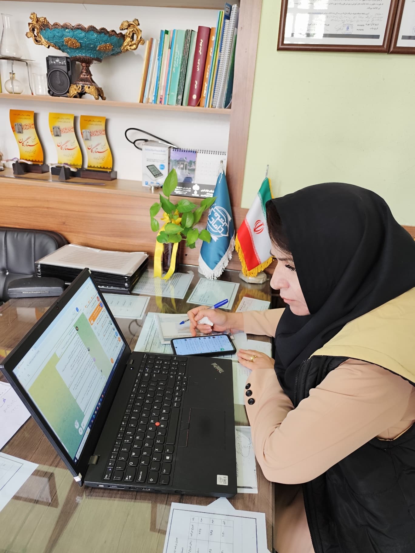 برگزاری کلاس های مجازی و بررسی کلاس ها توسط معاون محترم دبستان