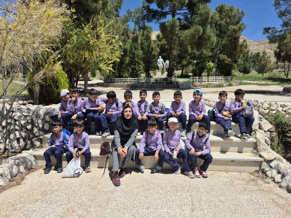 ردوی دانش آموزی به باغ وحش