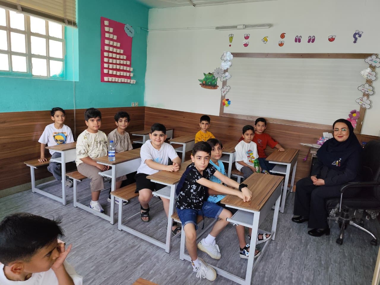 حضور دانش آموزان پایه سوم جهت آشنایی با آموزگار و محیط مدرسه