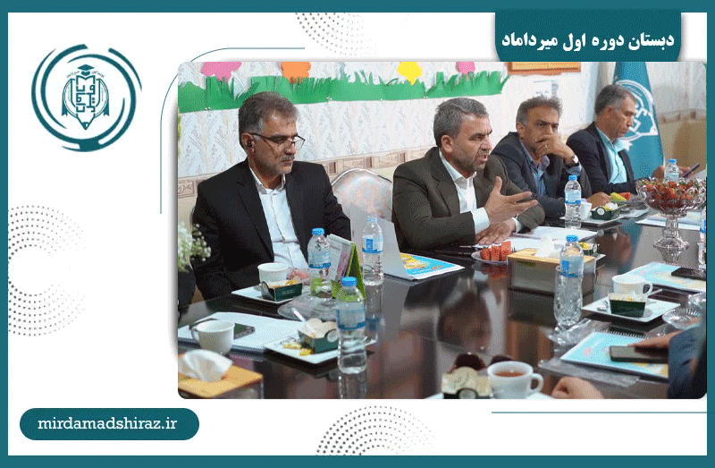 مراسم استقبال از جناب آقای دکتر محمودزاده معاون محترم وزیر آموزش و پرورش و جناب آقای مهندس کلاری مدیرکل آموزش و پرورش استان فارس